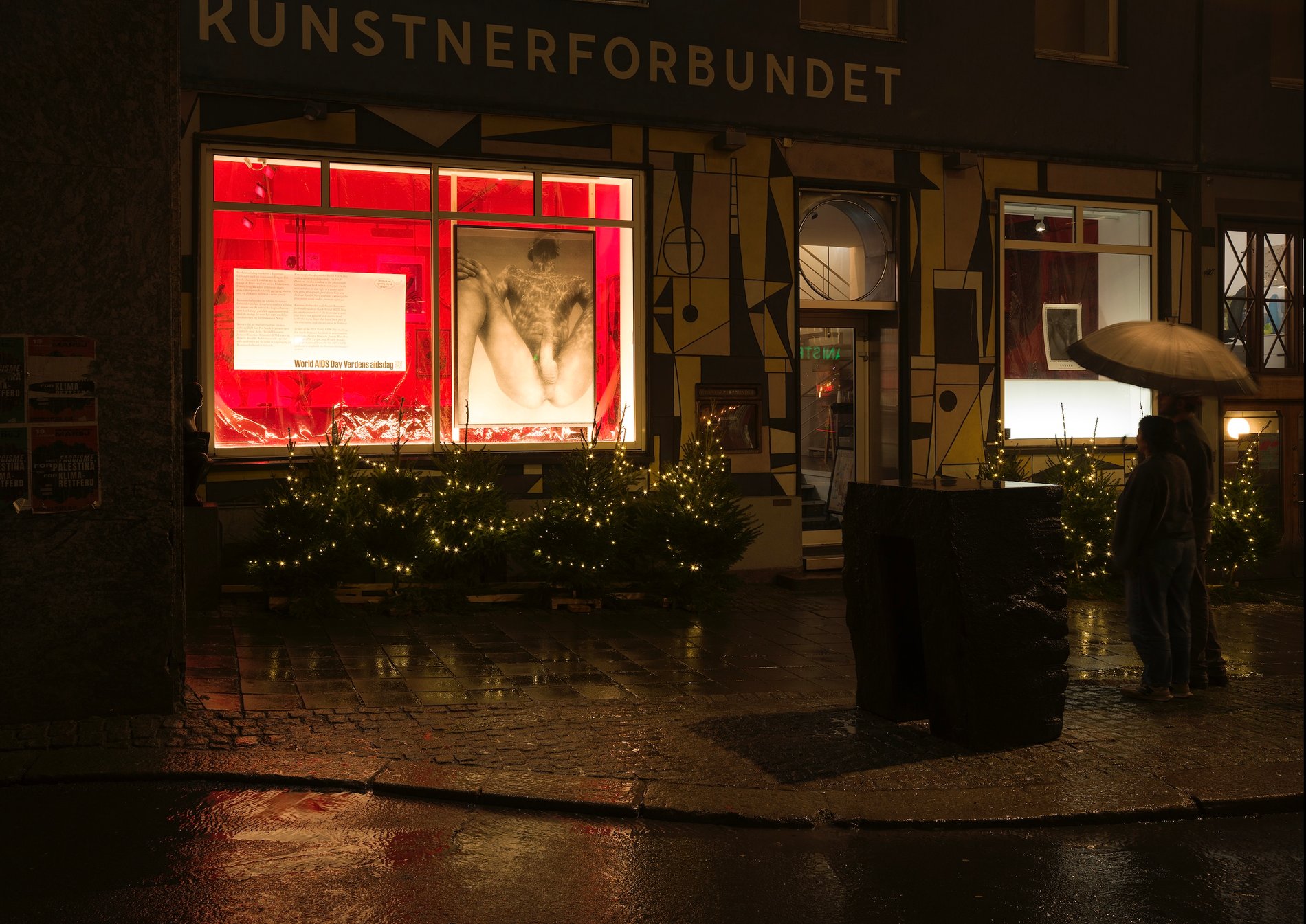 Dokumentasjon bilde av verdens aidsdag markering 2025 i Kunstnerforbundet. Foto: Fin Serck-Hanssen