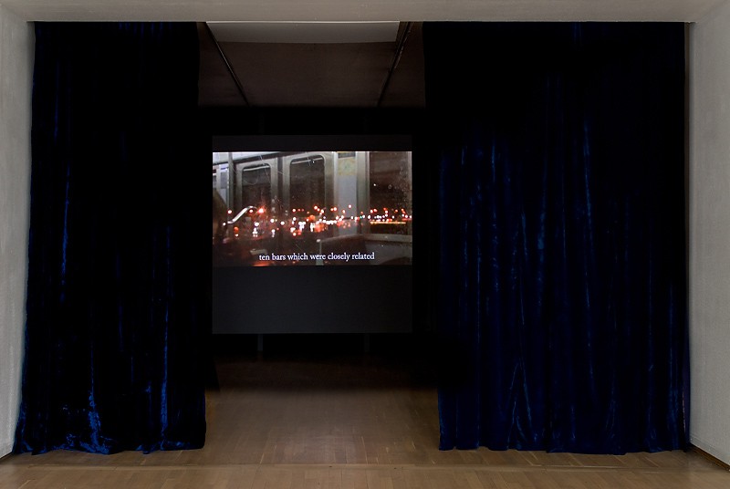 Installasjonsbilde med videoarbeidet; Les Chemins de la Liberté i bakgrunnen (2011) — Astrid J. Johannessen