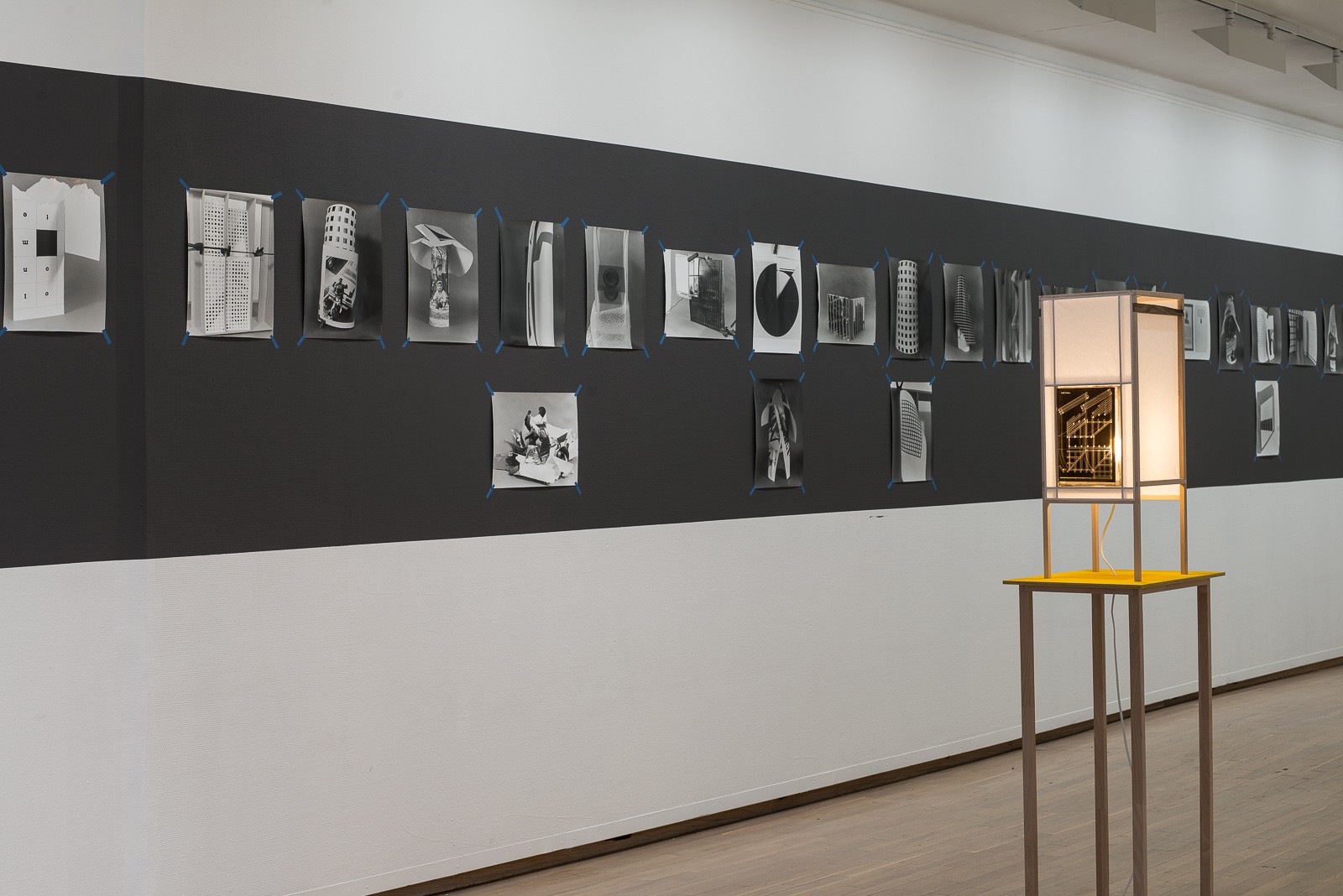 Oversiktsbilde fra utstillingen (2013) — Øystein Aasan