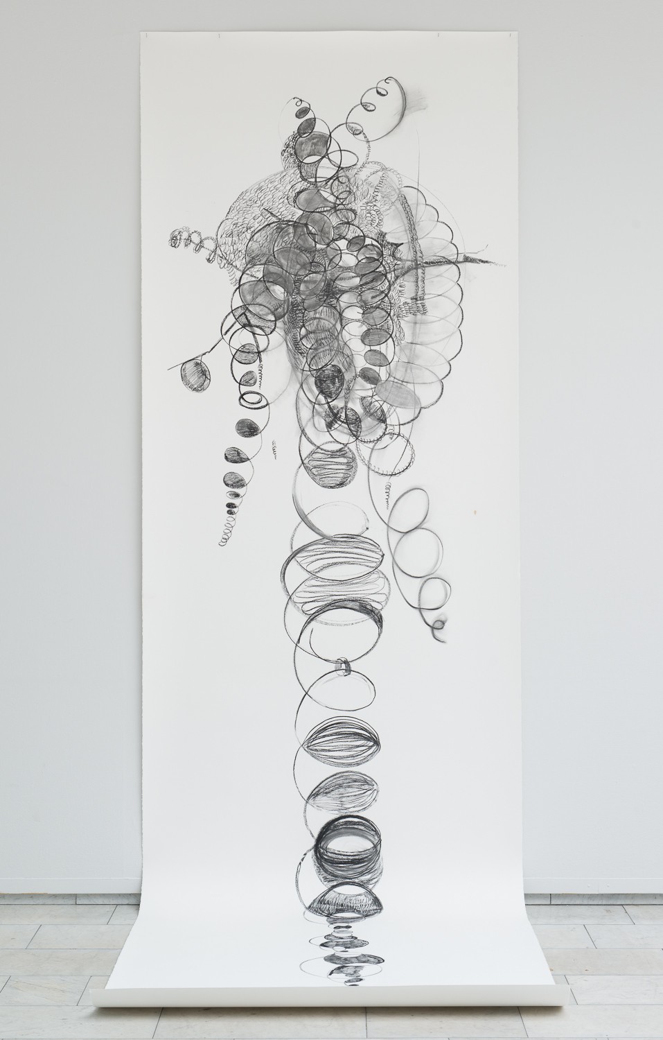 LENKEN							pris: 40.000,- format: h: 410 cm x br: 130 cm (2015) — Elisabeth Mathisen