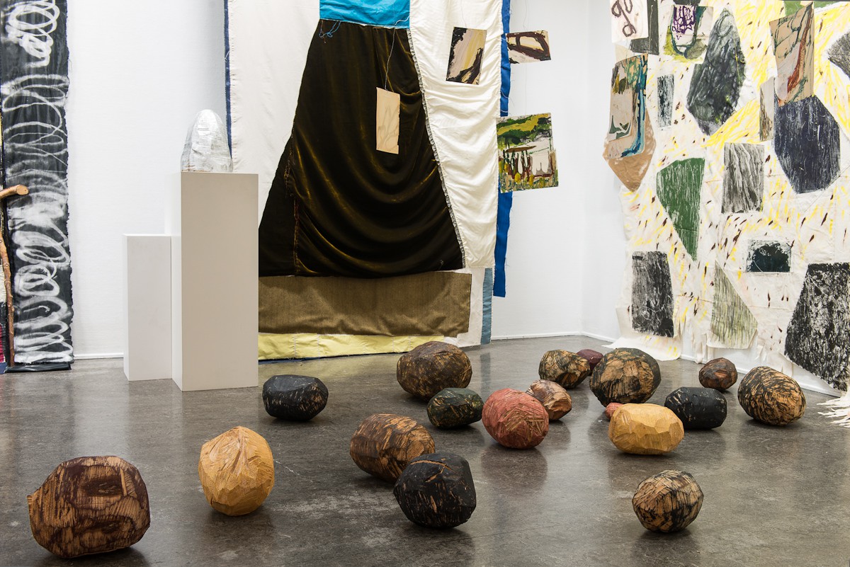 Oversiktsbilde fra utstillingen (Untitled, Spheres) (2013) — Gunvor Nervold Antonsen